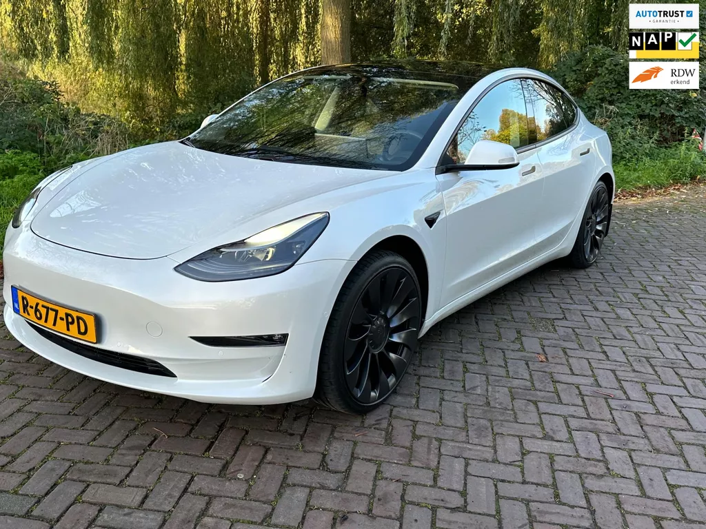 Tesla MODEL 3 Performance 513 pk Carplay ,autopilot 1 Eig. 32000 km b.j. 3-2021 20"lm sfeerverl. velgen ,spoile