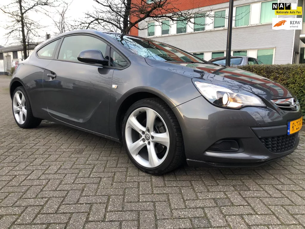 Opel Astra GTC 1.4 Turbo Sport