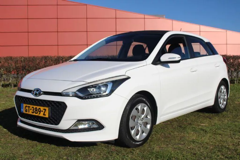 Hyundai i20 1.2I i Nw model (2015),Cruise control, Lane assist.