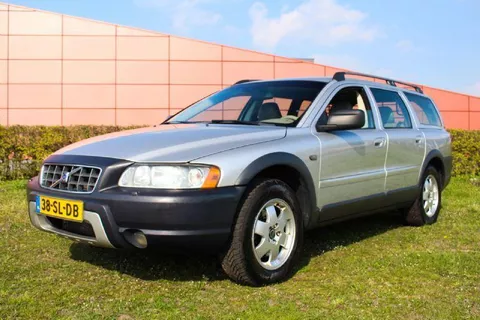 Volvo XC70 2.4 D5 AWD Geartronic (EURO 4) Nieuw roetfilter.