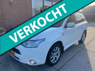 Mitsubishi Outlander 2.0 PHEV Executive Edition NAVI CAMERA KEYLESS NAP APK