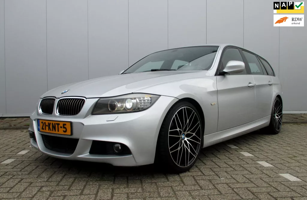 BMW 3-serie Touring 325i 3.0 Business Line M-Sport automaat / F1-schakelflippers