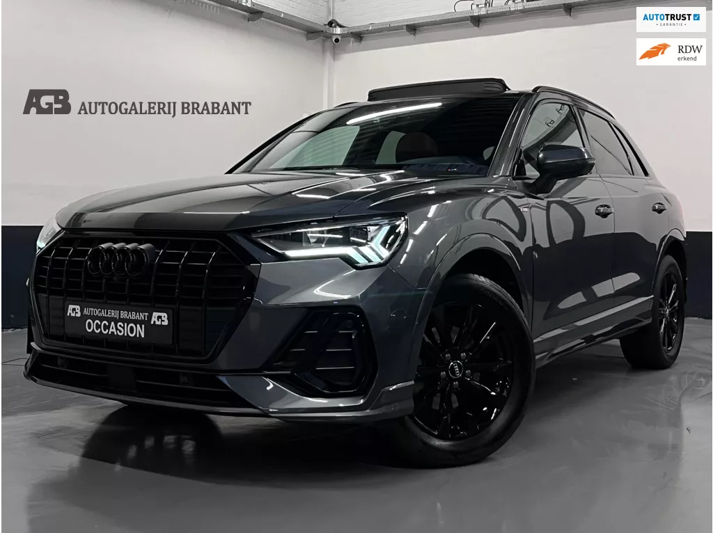 Audi Q3 35 TFSI S edition Pano/Automaat/Leder/Carplay