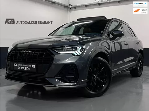 Audi Q3 35 TFSI S edition Pano/Automaat/Leder/Carplay