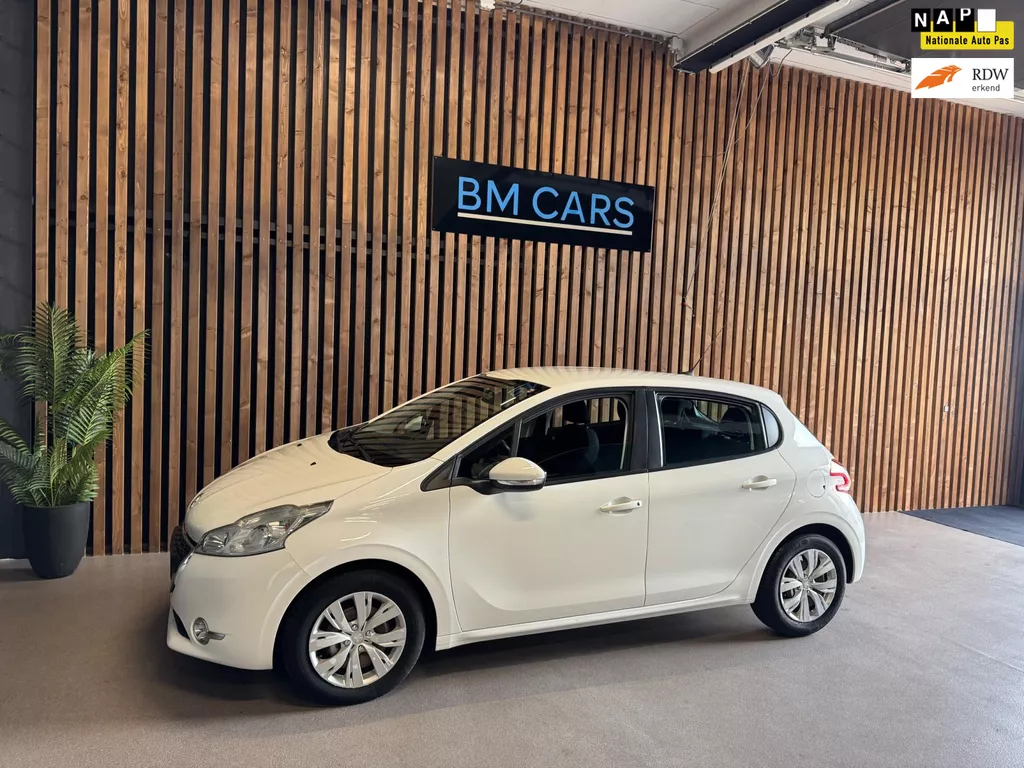 Peugeot 208 1.2 VTi Envy Airco, Navi, Pdc,2e eig