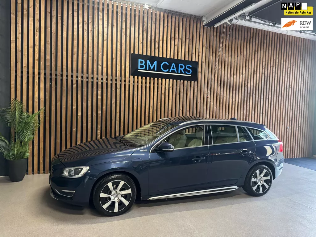 Volvo V60 2.4 D6 AWD Plug-In Hybrid Leer,Schuifdak,Xenon