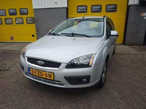 Ford Focus Wagon 1.8-16V Ambiente Flexifuel, Airco, 4-seizoensbanden