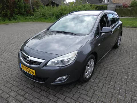 Opel Astra Sports Tourer 1.4 Editionairco navi geen riem maar ketting airco