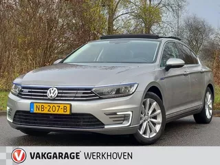 Volkswagen Passat 1.4 TSI GTE Connected Plus | Panorama | Camera | Trekhaak
