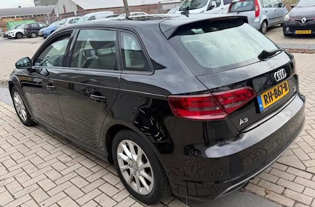 Audi A3 Sportback 1.6 TDI ultra Attraction Pro Line / Climate Control / Navigatie