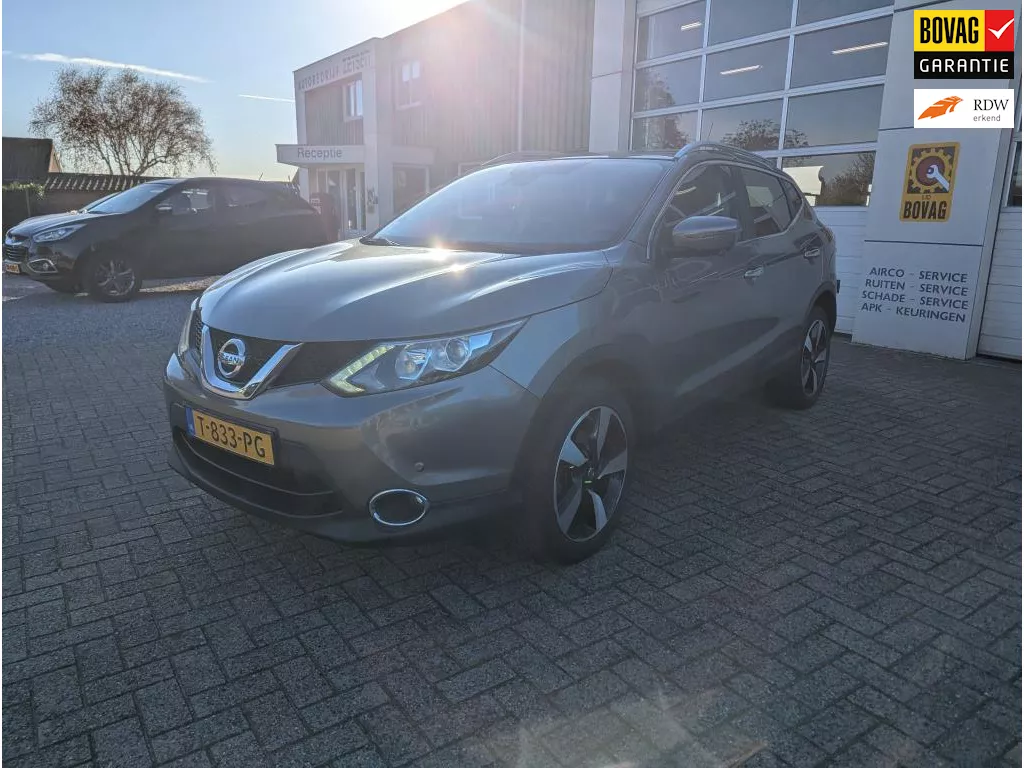 Nissan Qashqai 1.6 N-Vision, trekhaak, panorama dak, camera