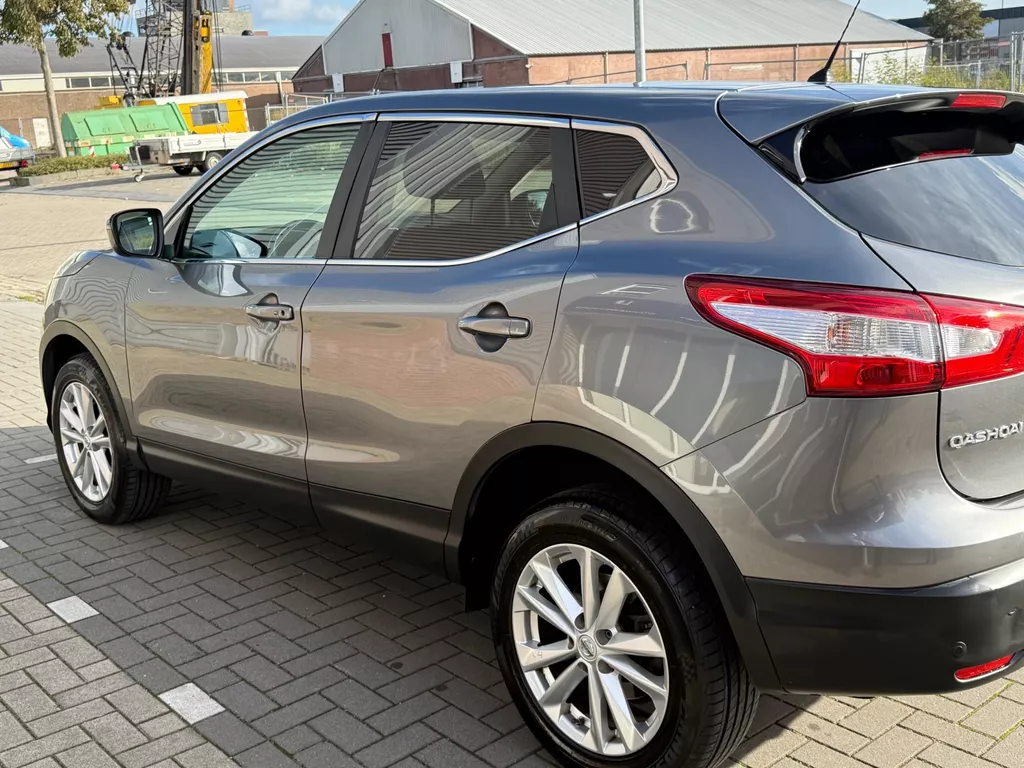 Nissan Qashqai 1.2 Connect Edition//Panorama/Camera .....