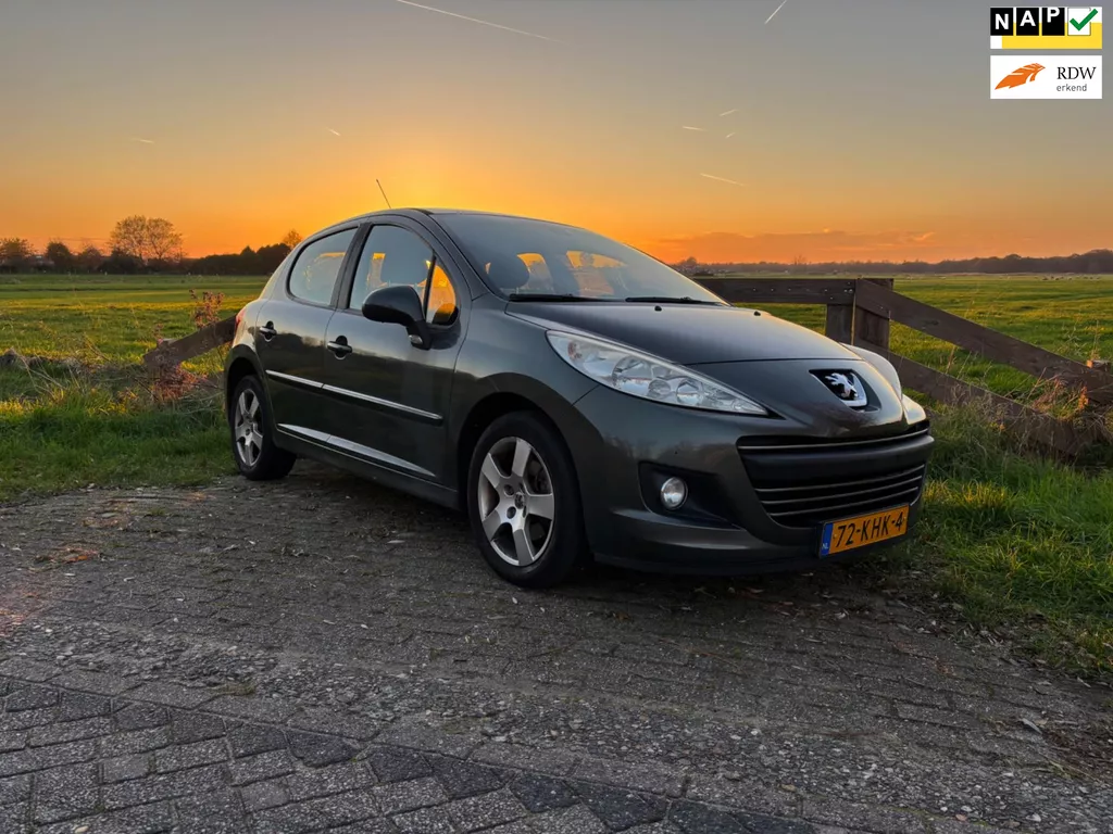 Peugeot 207 1.6 VTi Première, Navigatie, APK 28-11-2026