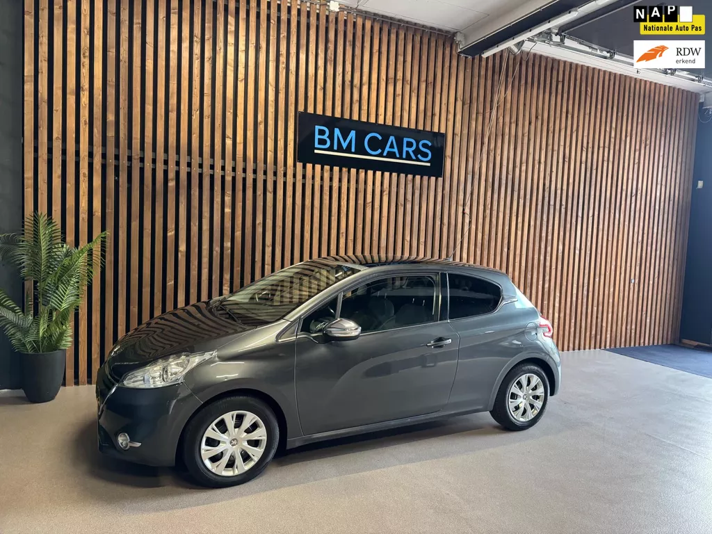 Peugeot 208 1.2 VTi Allure Panodak,Navigatie,Half leer
