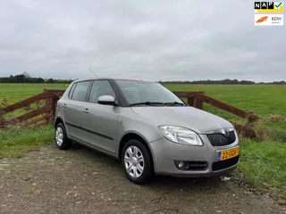 Škoda Fabia 1.6-16V Ambiente, AUTOMAAT, Lage km stand! 1ste eigenaar
