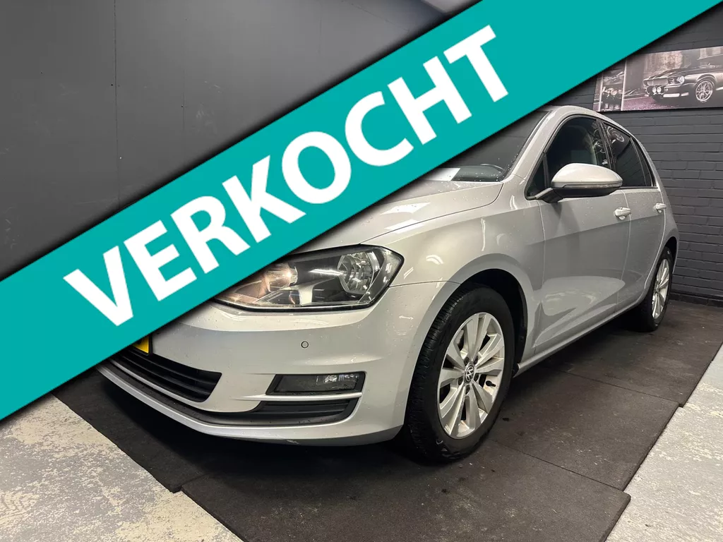 Volkswagen Golf 1.6 TDI BlueMotion Navi NW RIEM Parkeersensoren NL DSG