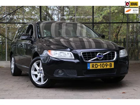 Volvo V70 2.4 D5 AWD Momentum / Nieuwe Distributie / Trekhaak / Rijklaarprijs!