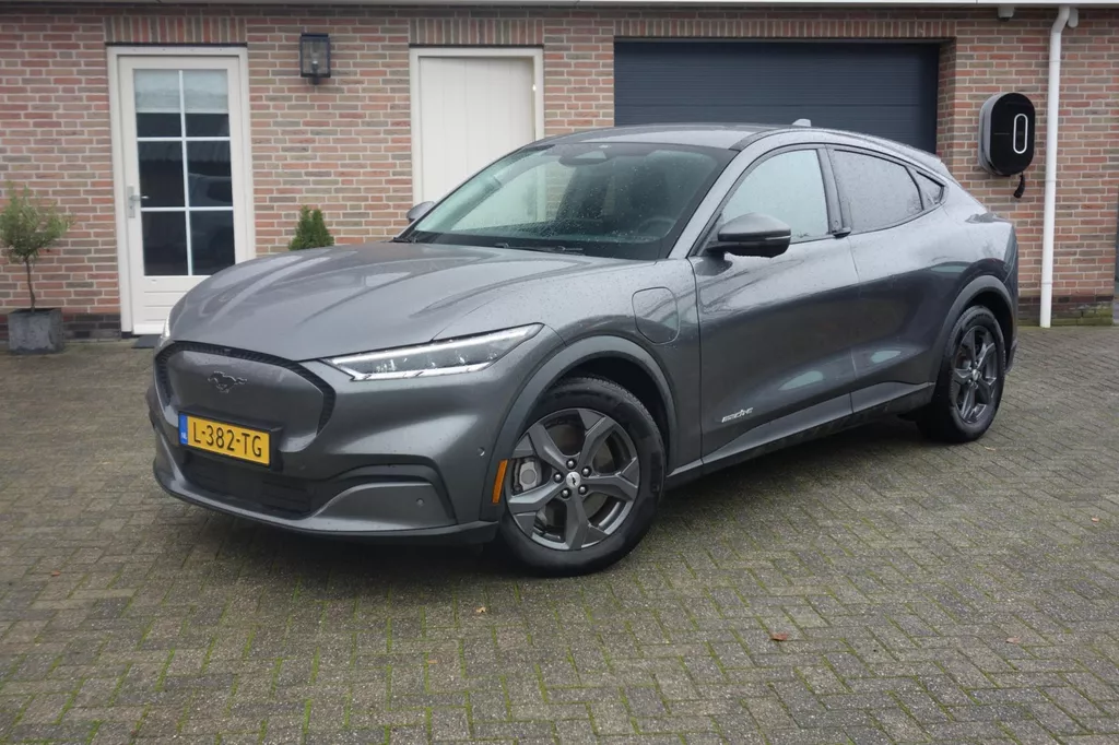 Ford Mustang Mach-E RWD 75 kWh