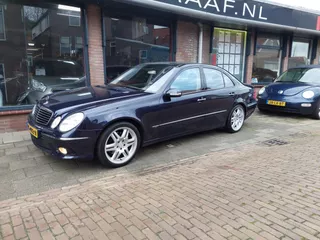 Mercedes-Benz E-klasse 320 V6 Avantgarde AMG Line , Zeer luxe auto !