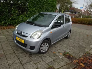 Daihatsu Cuore RIJDT PRAKTISCH NIEUW MET APK!