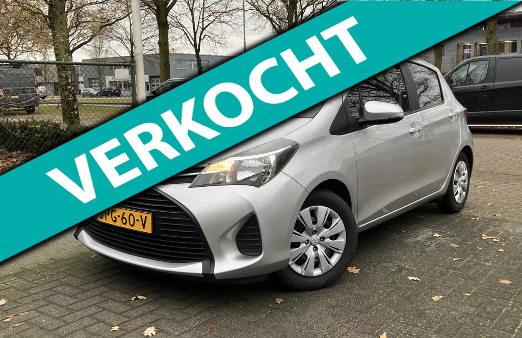 Toyota Yaris 1.0 VVT-i Aspiration lIVE2 Airco Grootscherm, 4 seizoenbanden