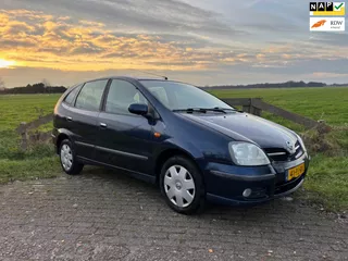 Nissan Almera Tino 1.8 Acenta Automaat