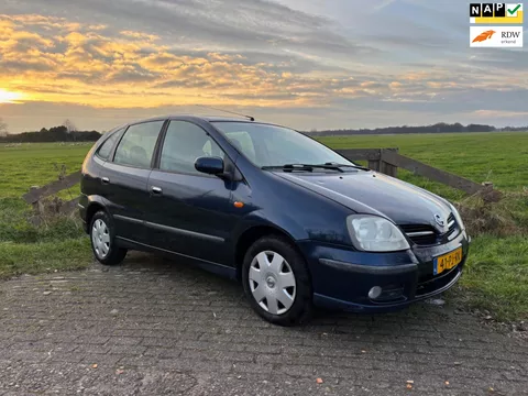 Nissan Almera Tino 1.8 Acenta Automaat