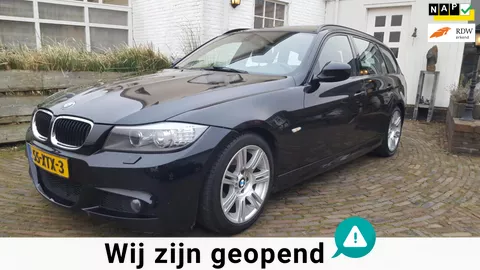 BMW 3-serie Touring 318i M Sport Edition Automaat / Dubbel Elektrisch Panoramadak / Ledereninterieur en 100 % top onderhouden