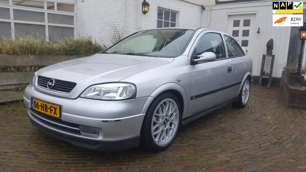 Opel Astra 2.0-16V OPC 1 , 100 % in originele staat en in Excellent mooie conditie, taxatie rapport van 8500 euro