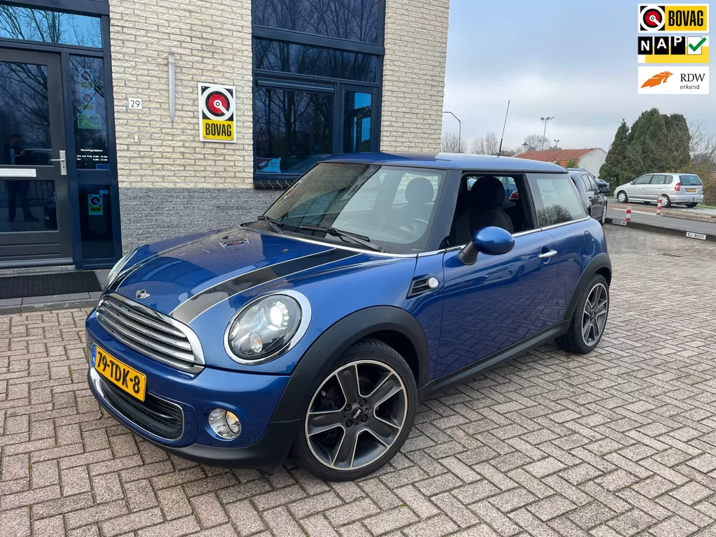 Mini One 1.6 Red Hot uitvoering- NAP- compleet onderhouden