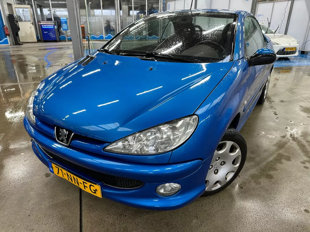 Peugeot 206 CC CABRIO MET AIRCO & EVT NIEUW APK!