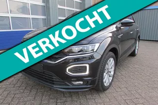 Volkswagen T-Roc 1.5 TSI Sport R-line I Trekhaak I Navi I Cruise