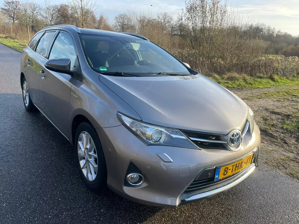 Toyota Auris Touring Sports 1.8 Hybrid Lease+