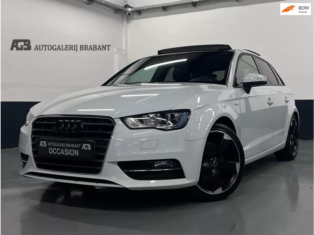 Audi A3 Sportback 1.4 TFSI S line Sportpaket Pano/Leder/Stoelverw/Navi