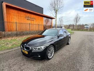BMW 3-serie 330e M-sport Individual, H&K, trekhaak, 360camera