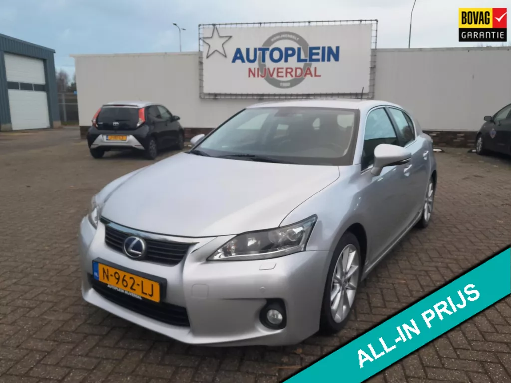 Lexus CT 200h Luxury Line keurig nette maar ook luxe goed onderhouden Lexus met een mooie kilometerstand!