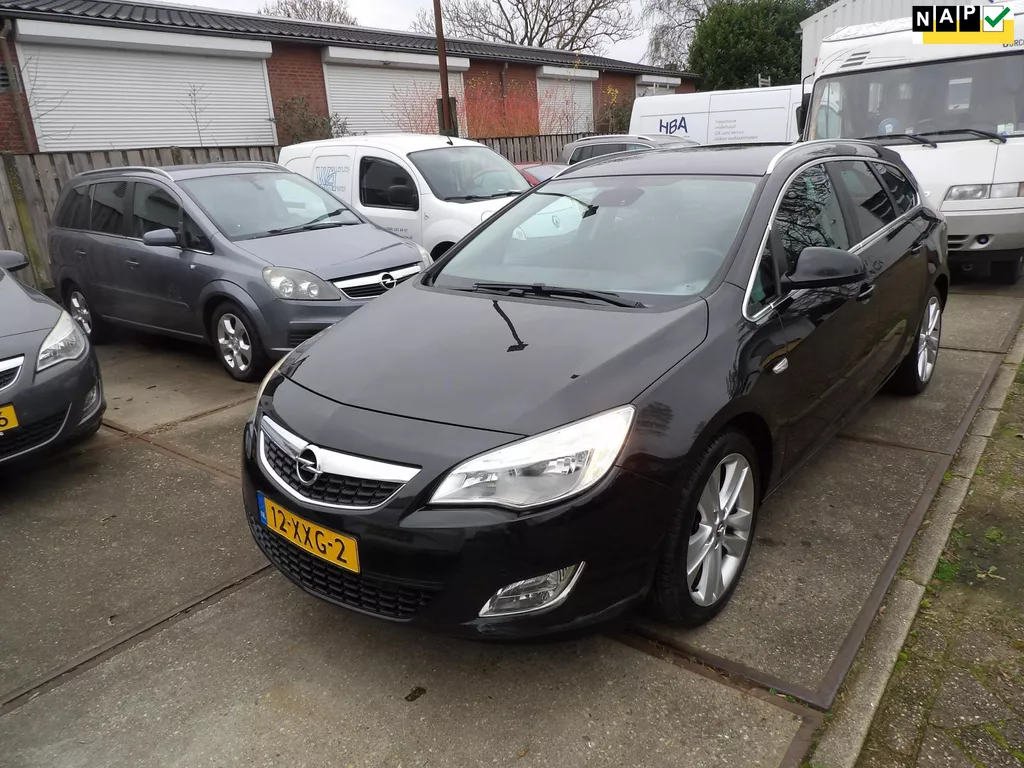 Opel Astra Sports Tourer 1.4 Turbo Sport navi airco geen riem maar ketting