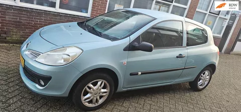 Renault Clio 1.2 TCE Business Line airco schade handel