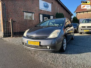 Toyota Prius 1.5 VVT-i Tech Edition ( Climate controle + Camera + Elektrische ramen )
