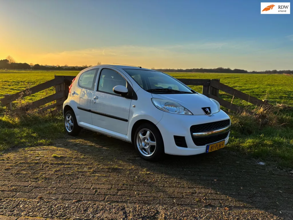 Peugeot 107 1.0-12V Millesim 200, Airco