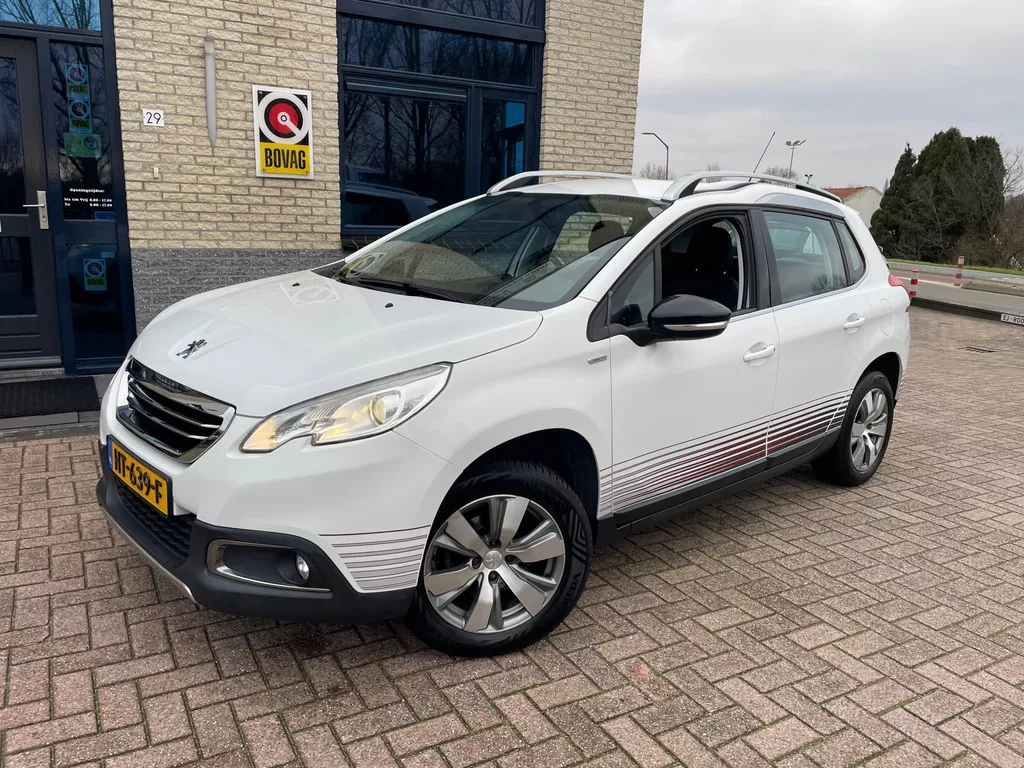 Peugeot 2008 1.2 PureTech Urban Cross- trekhaak-nav-pdc