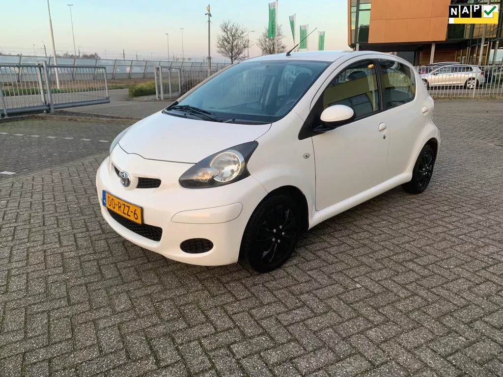 Toyota Aygo 1.0-12V Comfort Navigator 2011 Airco 5-drs NAP