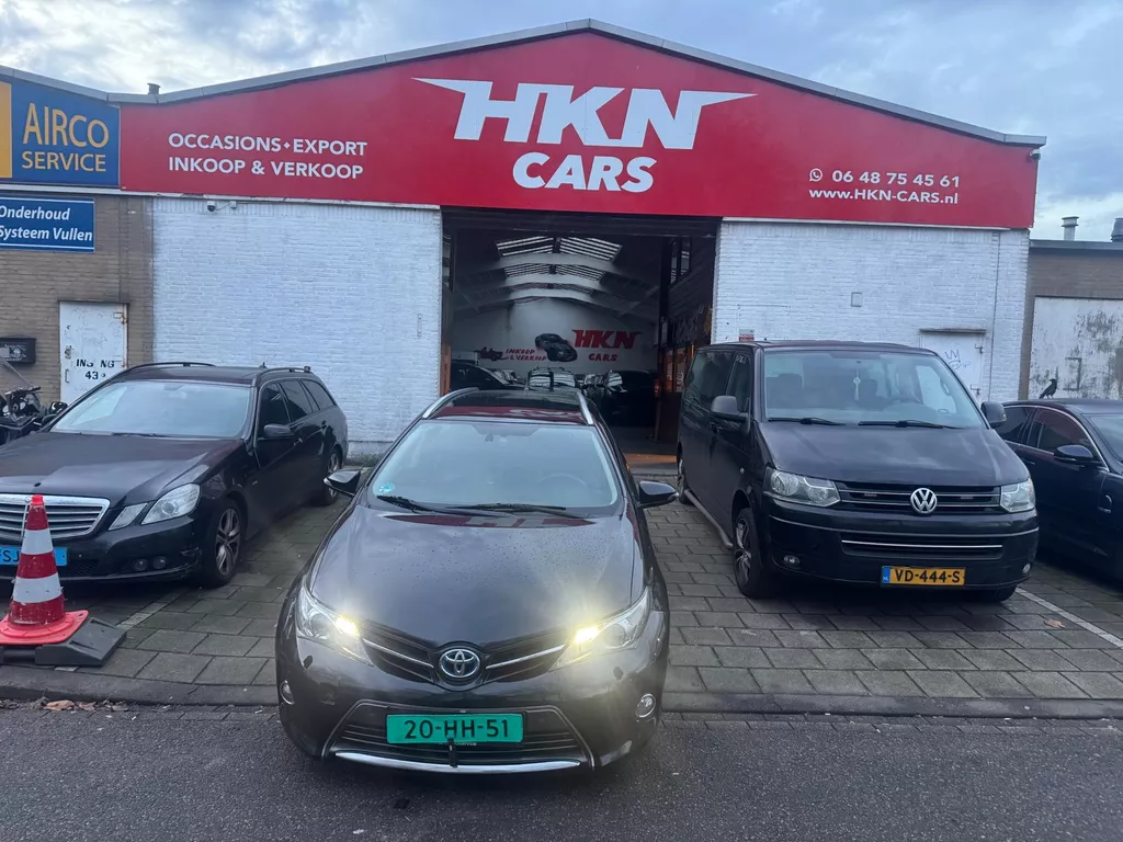 Toyota Auris Touring Sports 1.8 Hybrid bj 2014 leer navi panoramadak camera