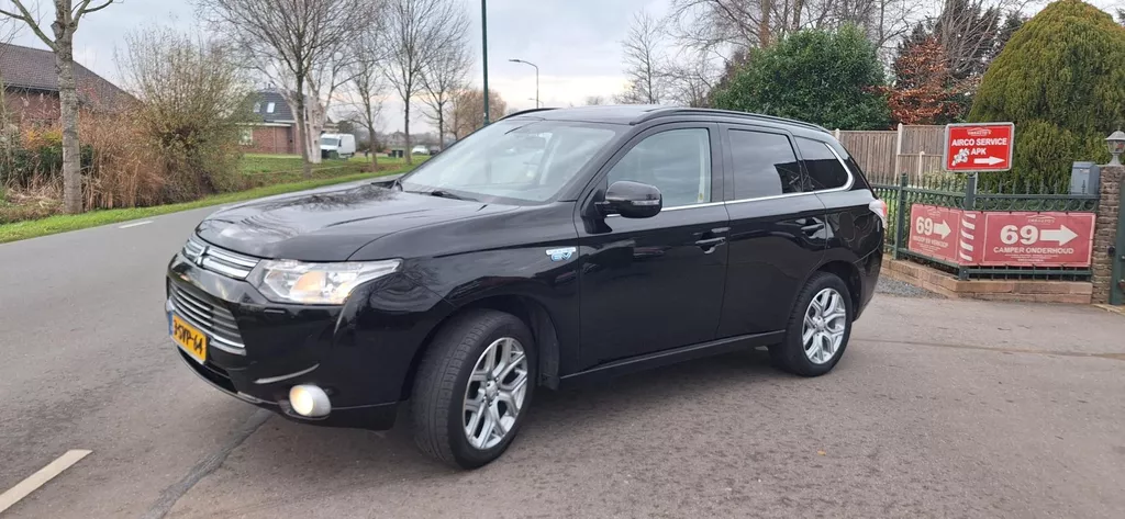 Mitsubishi Outlander 2.0 PHEV instyle 167187 Kilometer N.A.P