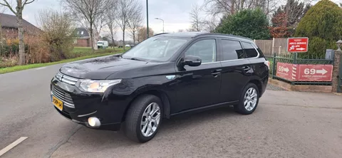 Mitsubishi Outlander 2.0 PHEV instyle 167187 Kilometer N.A.P