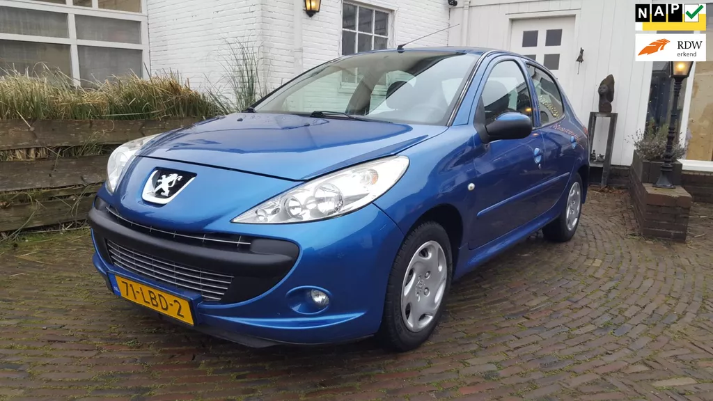 Peugeot 206 + 1.4 XS, Excellent mooie, top onderhouden auto, rijdt echt super. Met ijskoude Airco, Trekhaak. APK tot 12-09-2026
