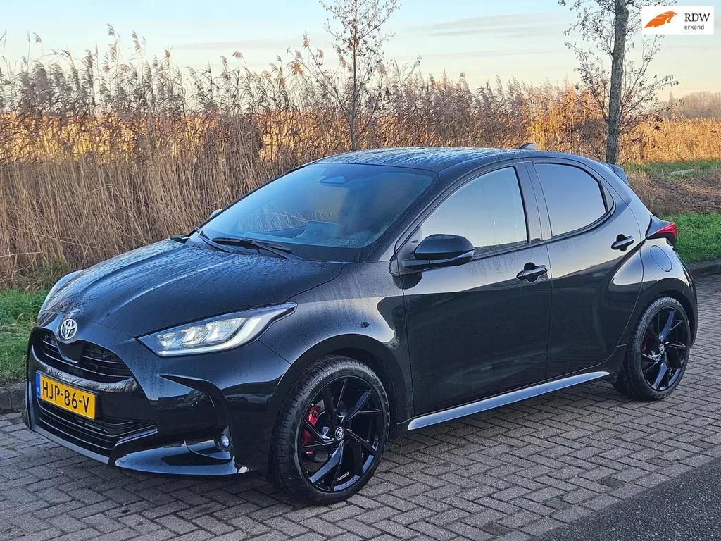 Toyota Yaris 1.5 Hybrid 115 Dynamic GR --Full Options !!!--