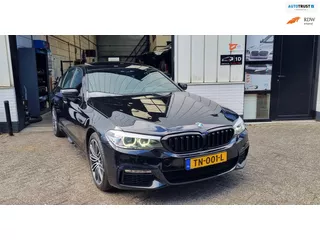 BMW 5-serie 530i High Executive/ M-Pakket/ Schuifdak/ Black Edition