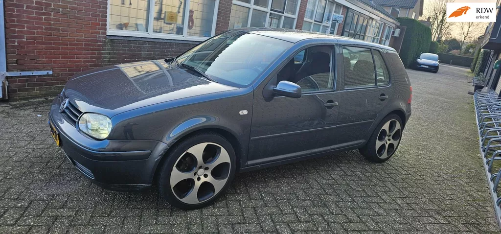 Volkswagen Golf 1.8-5V Turbo GTI