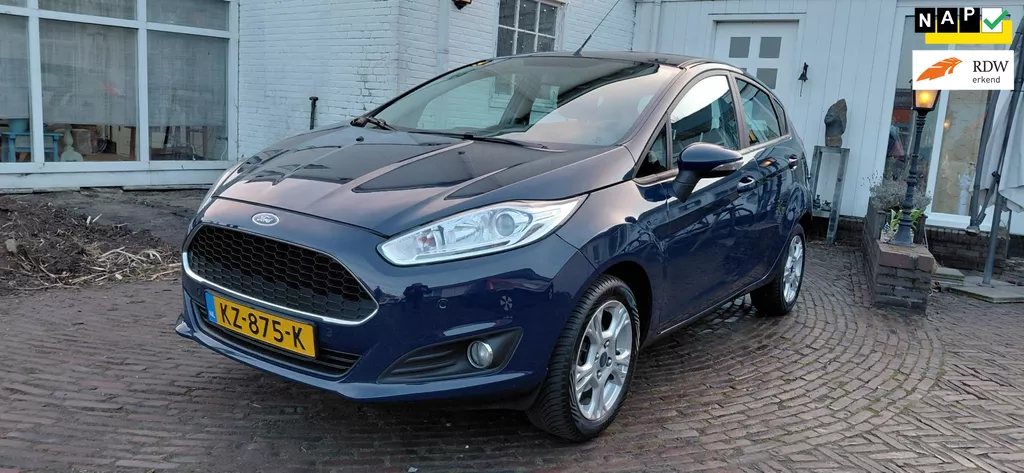 Ford Fiesta 1.0 Style Ultimate 100 % Nieuwstaat en 100 % Forddealer onderhouden